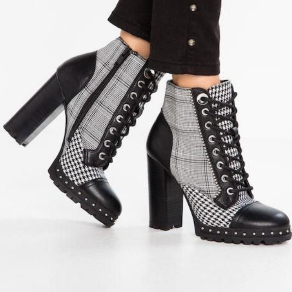 Nwot ALDO MARILLE Black and White Plaid BOOTIE size 9